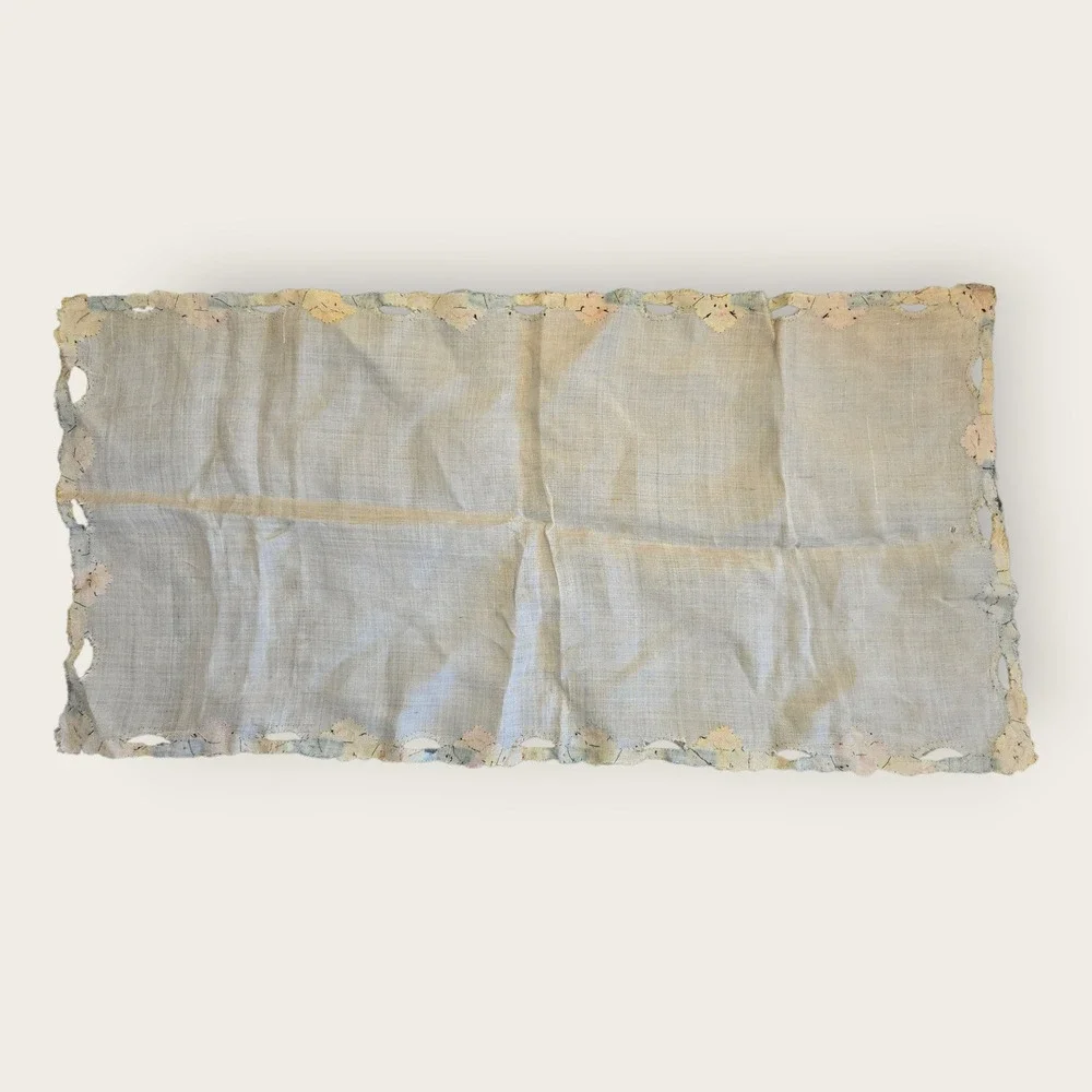 ANTIQUE Floral Linen Table Runner VTG Handmade Table 20th 34x17‎ Cream Applique